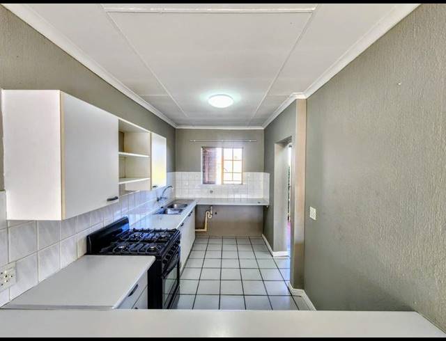 2 BEDROOM APARTMENT FOR SALE IN MOREGLOED